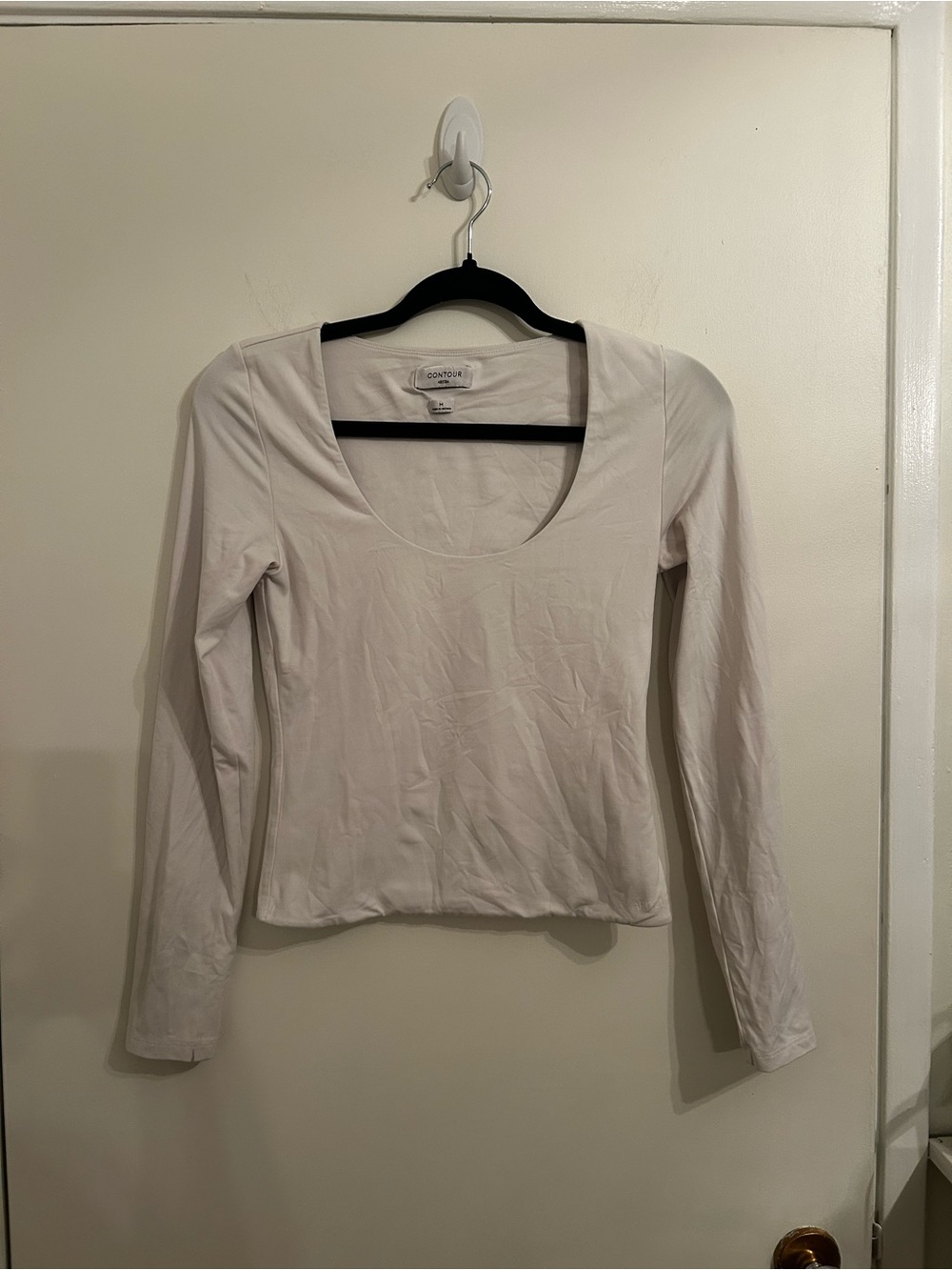 Aritzia Contour Women's Scoop Neck Long Sleeve Top in Cream